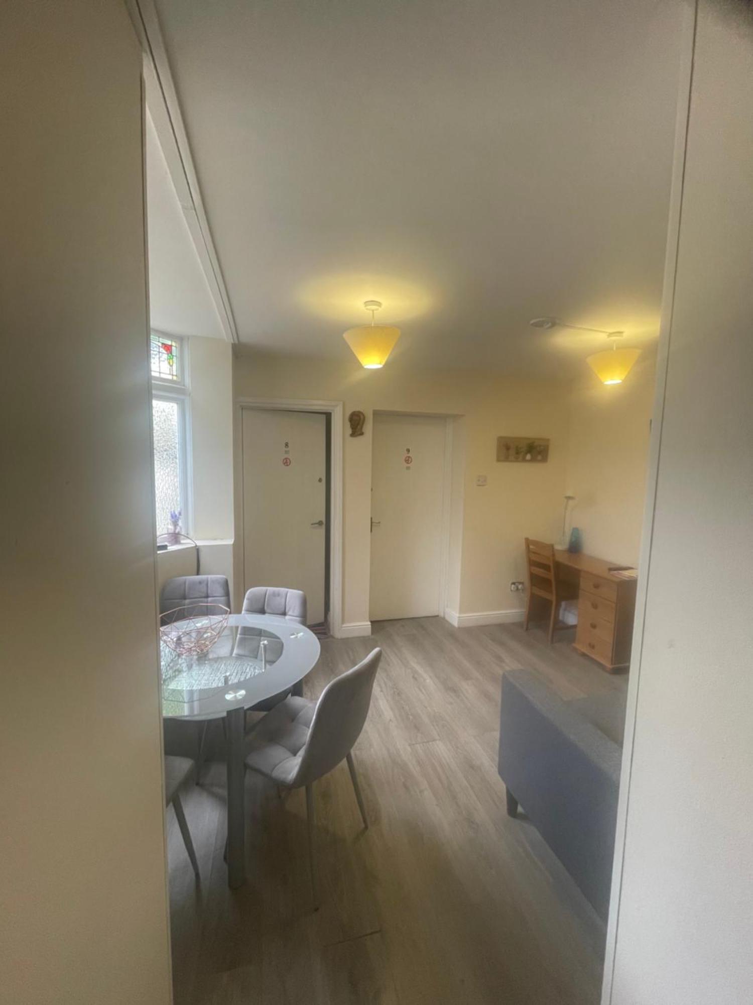 2 Bedroom Apartment On Suite Bathroom, Southmead Μπρίστολ Εξωτερικό φωτογραφία