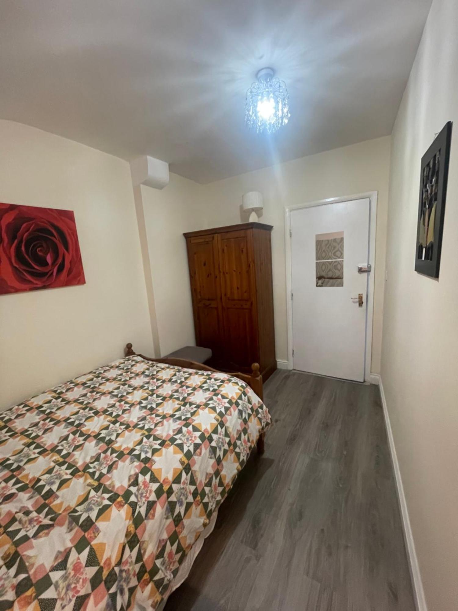 2 Bedroom Apartment On Suite Bathroom, Southmead Μπρίστολ Εξωτερικό φωτογραφία
