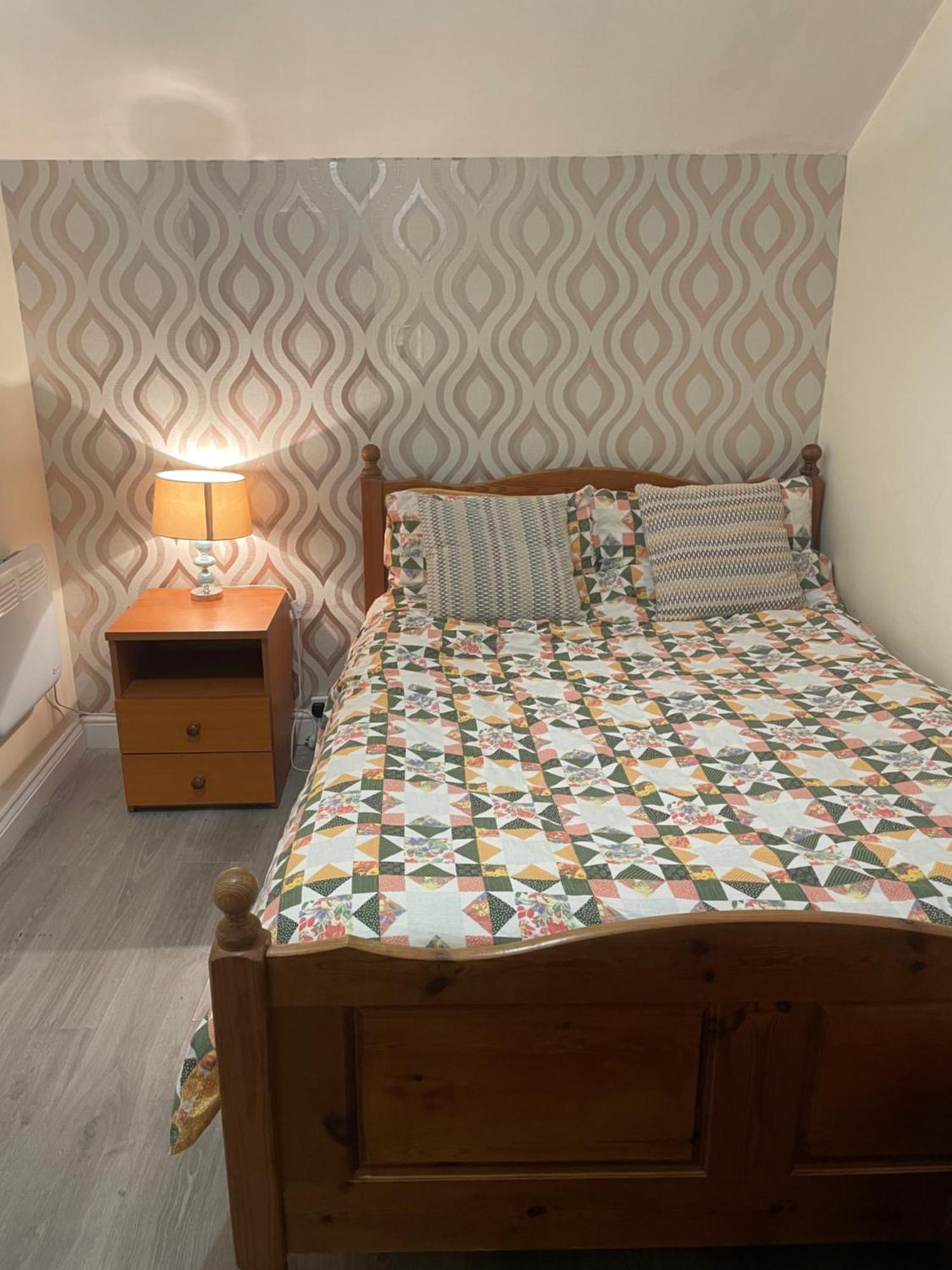 2 Bedroom Apartment On Suite Bathroom, Southmead Μπρίστολ Εξωτερικό φωτογραφία